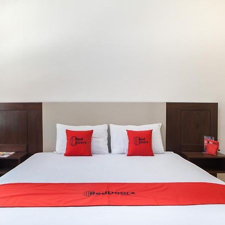 Reddoorz Plus Near Mall Roxy Banyuwangi Бануванги Екстериор снимка