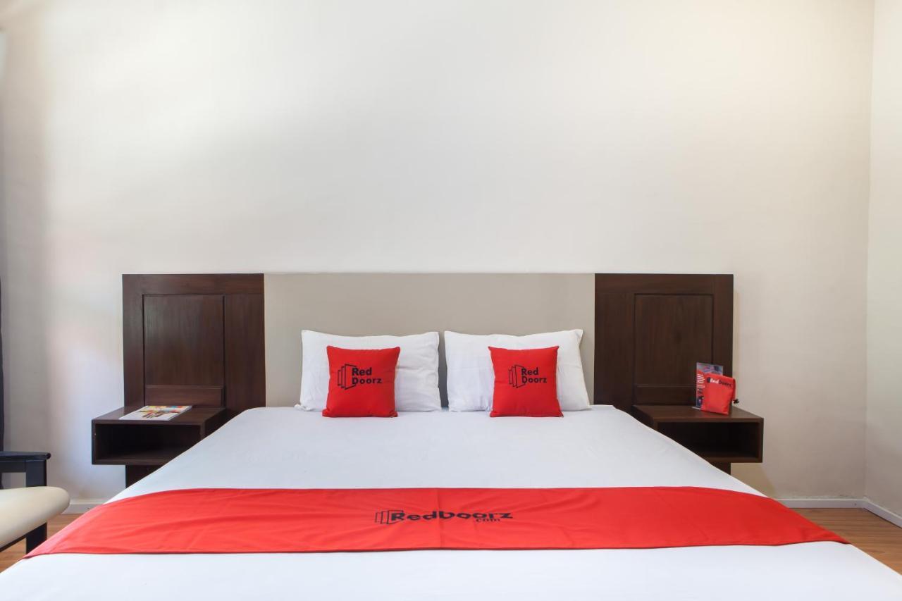 Reddoorz Plus Near Mall Roxy Banyuwangi Бануванги Екстериор снимка