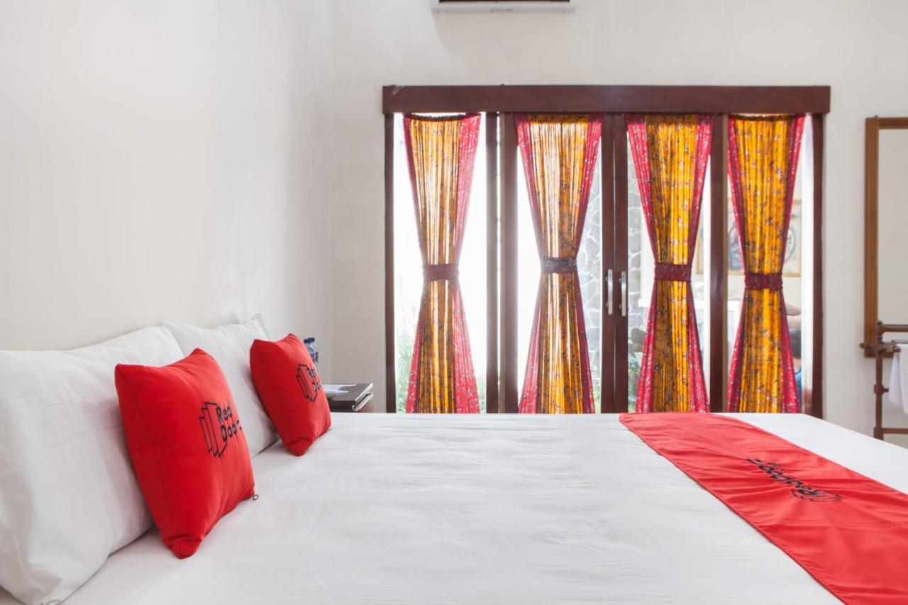 Reddoorz Plus Near Mall Roxy Banyuwangi Бануванги Екстериор снимка
